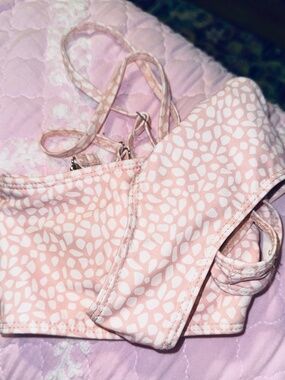 Cupshe size Small, EUC with a bow large scrunchie for fun:)